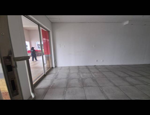 RETAIL PROPERTY TO RENT IN LYNNWOOD